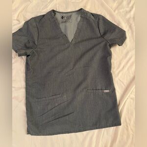 Figs scrubs Grey casma three-pocket small top - style #fw1100,RN#142256,po #1517